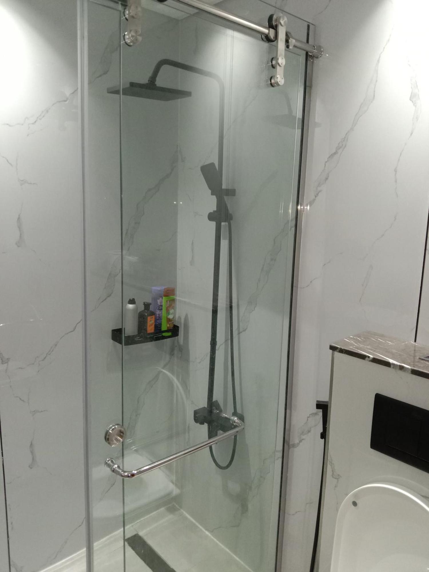 Huge Entire Apartment For Couples ,Families & Groups -Up To 5 Guests- With Free Pool, Steam & Sauna ,Jvc,Dubai Luaran gambar
